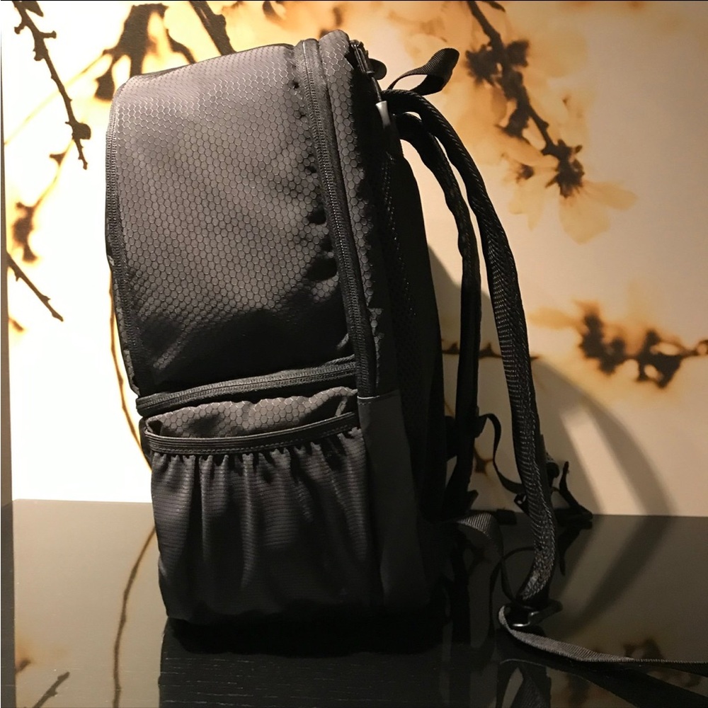 EUC 2 in 1 Insulated Cooler Backpack (Black) - Picture 4 of 12